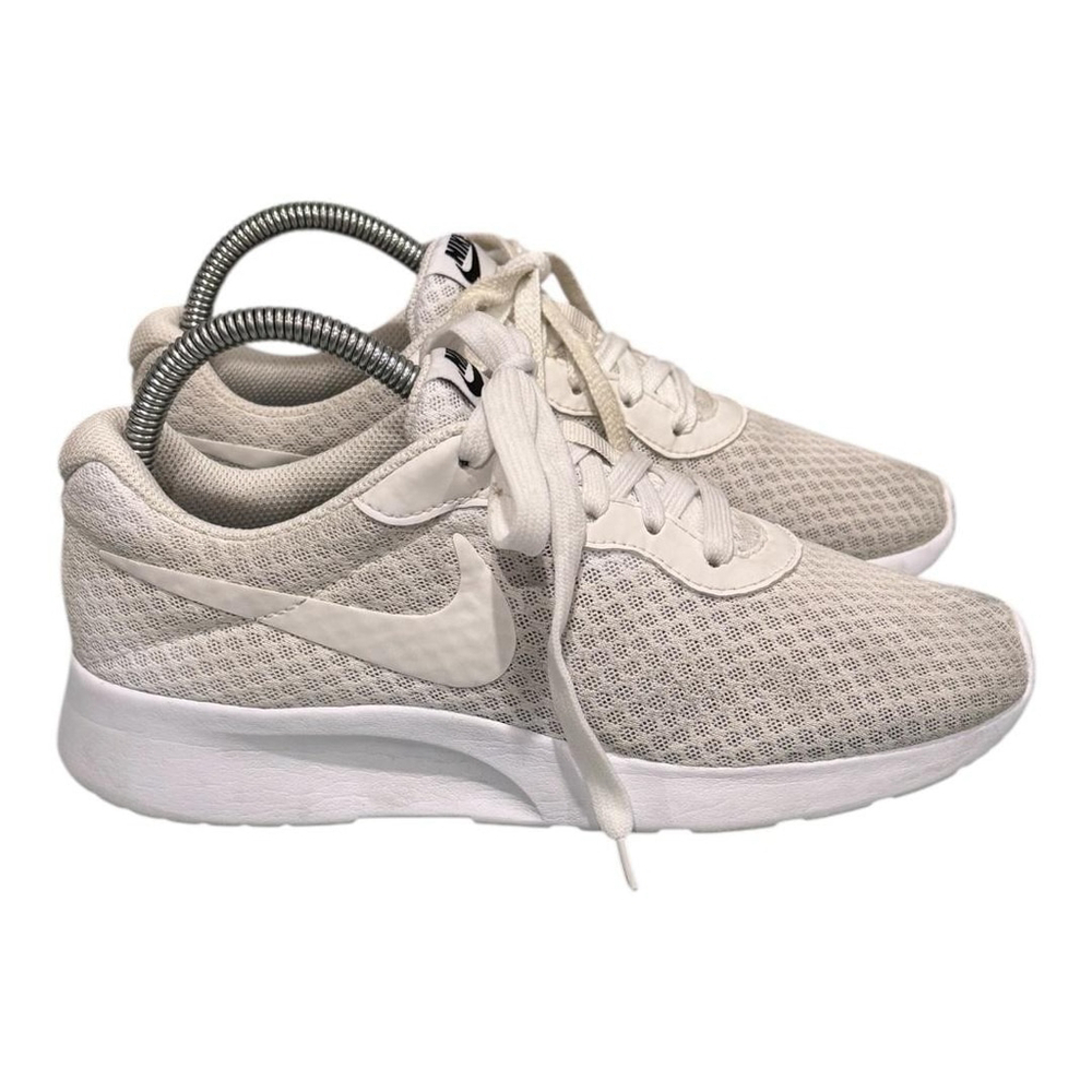 Nike Tanjun Shoes Womens Size 7 White Mesh Running Athletic Sneakers 812655-110